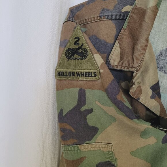 US Army 80s Woodland Camo Combat Jacket 1st CAVALRY Hell on Wheels THORNTON M/S - Picture 4 of 12